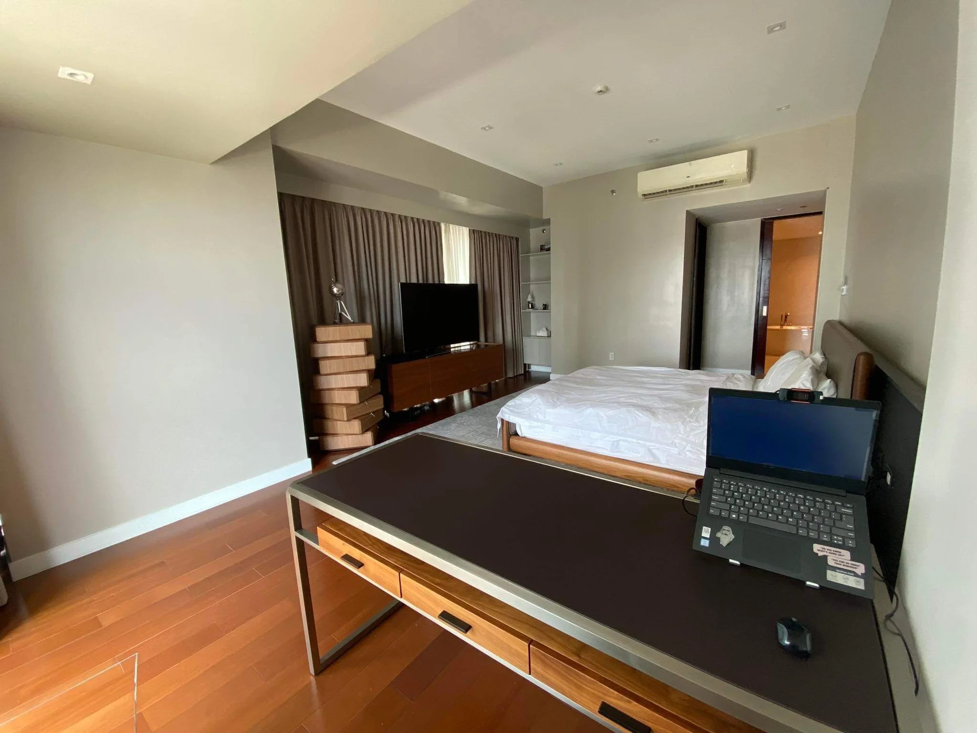 3 Bedroom Condominium for Sale in Grand Hyatt