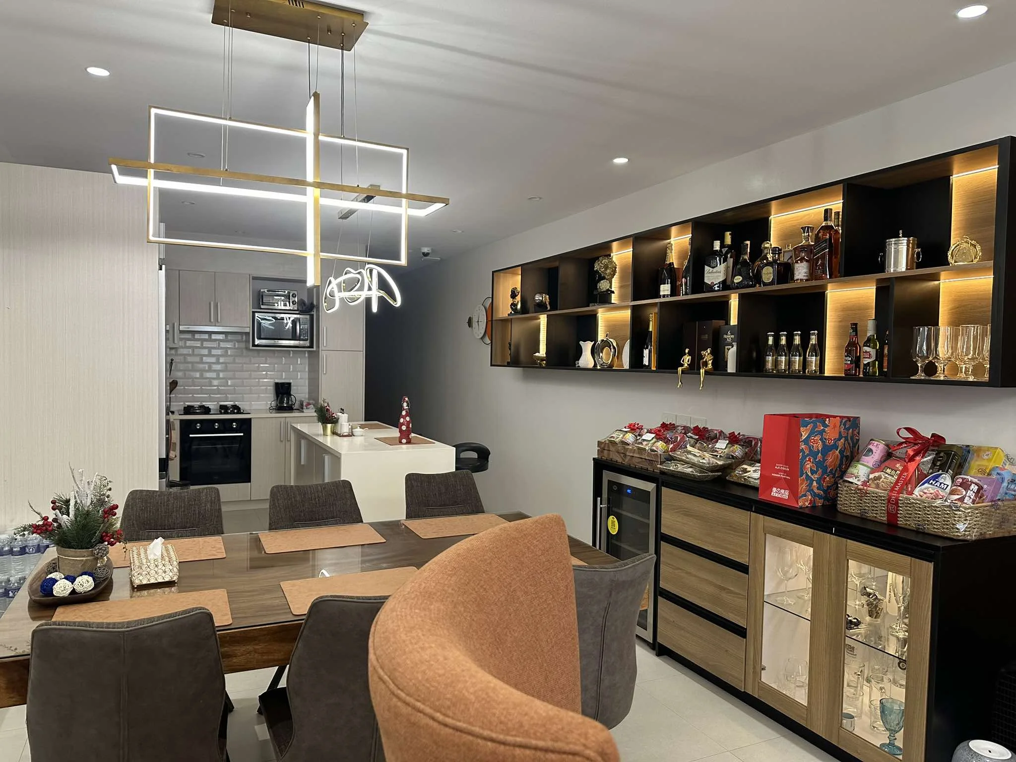 3 Bedroom Townhouse/Duplex/Compound for Sale in Barangay East Kamias Qc