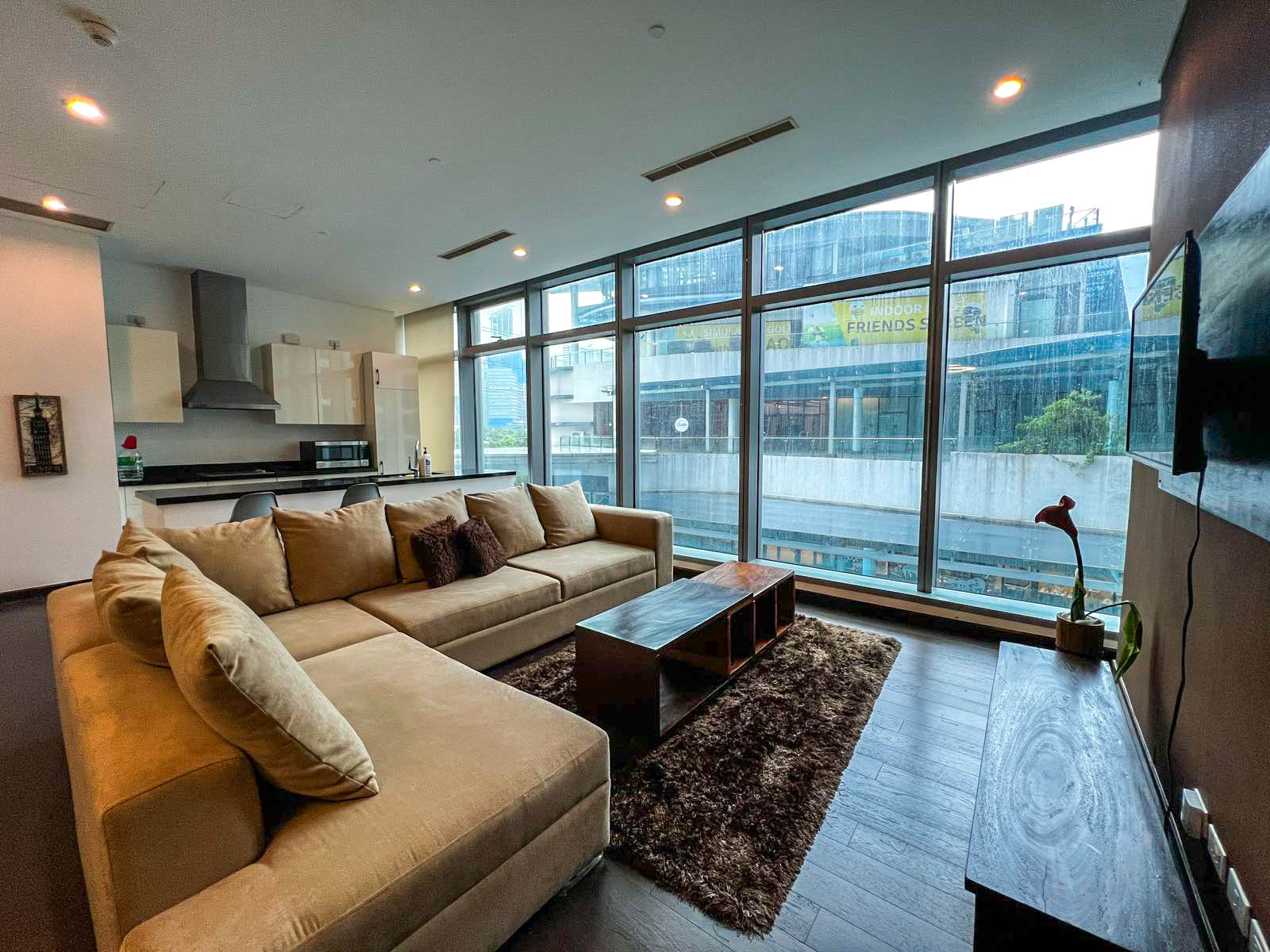 Trump Tower | 95sqm Condo for Sale in Makati City