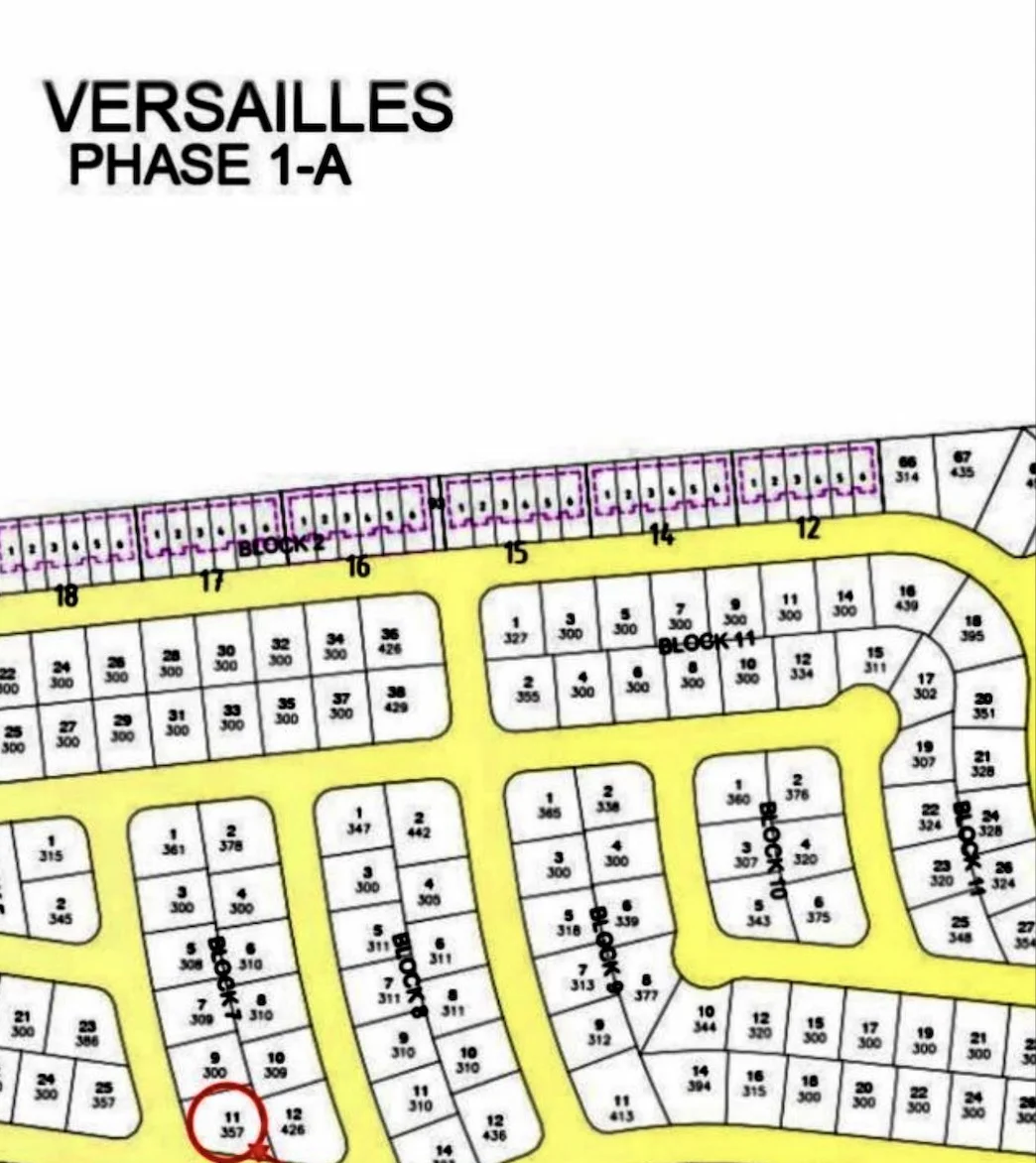 Lot for Sale in Versailles