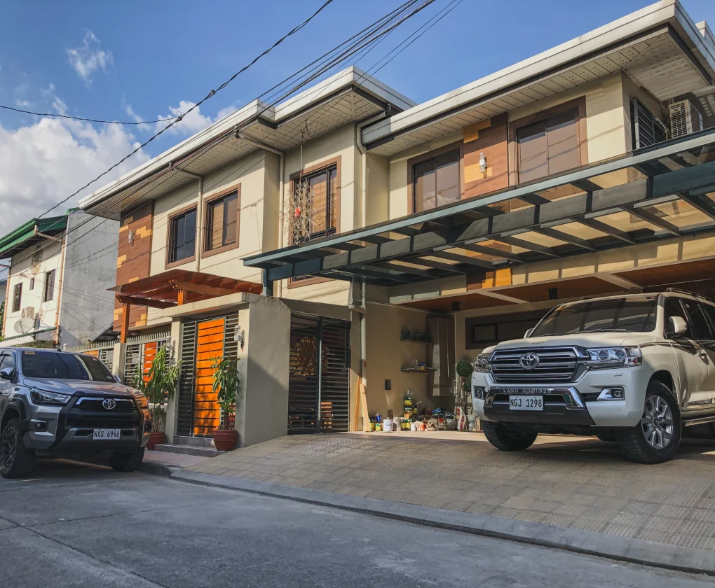 5 Bedroom House & Lot for Sale in Golden Meadows