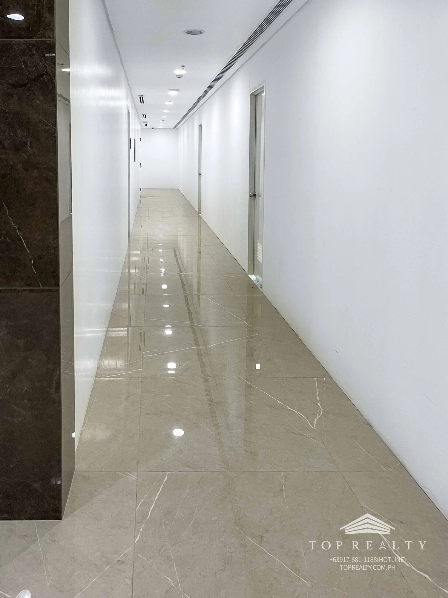 OFFICE SPACE for Rent in Alveo Park Triangle Plaza