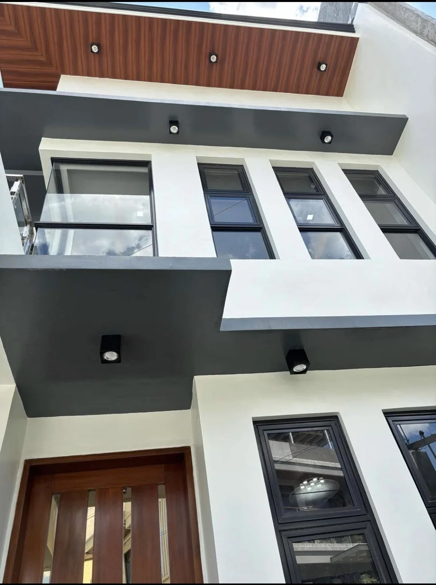 4 Bedroom House & Lot for Sale in Edgewood Place, Sun Valley Estates, Antipolo