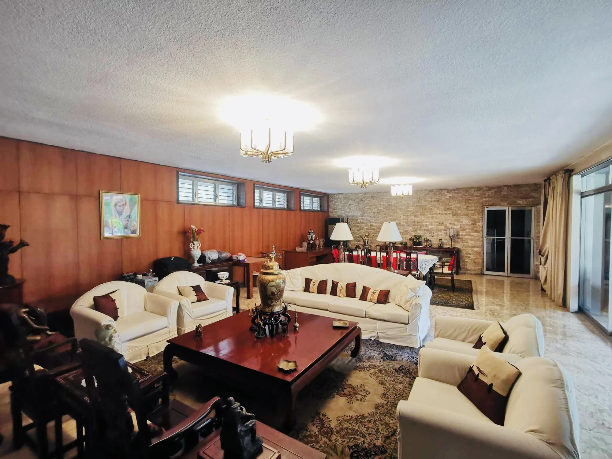 6 Bedroom House & Lot for Sale in Greenhills West