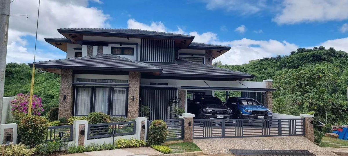 4 Bedroom House & Lot for Sale in Sun Valley Antipolo