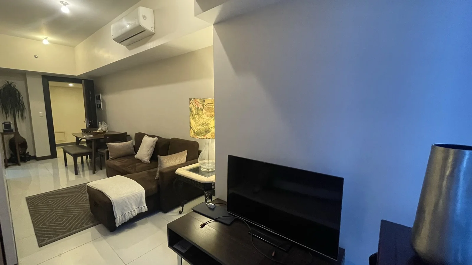 1 Bedroom Condominium for Rent in Uptown Parksuites