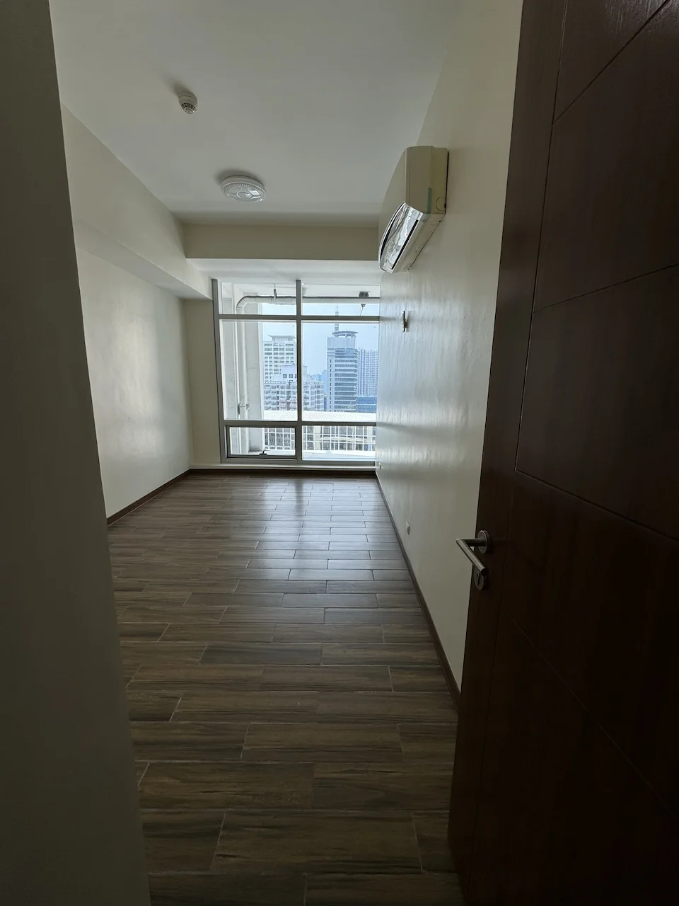 3 Bedroom Condominium for Sale in The Stratosphere