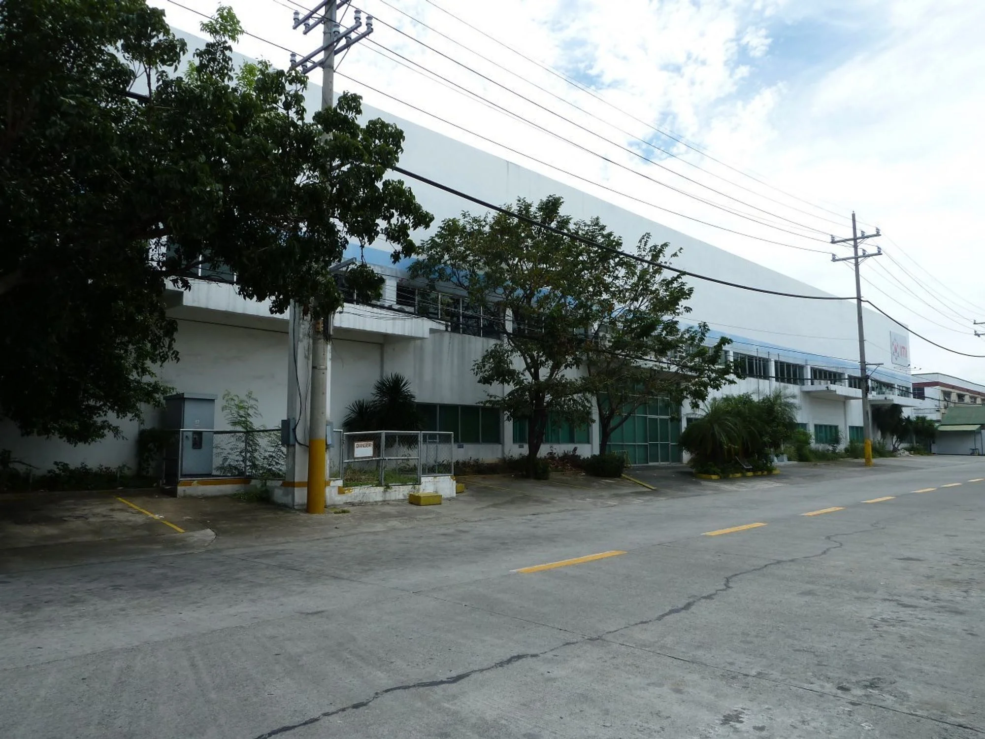Commercial Space for Rent in Laguna International Industrial Park