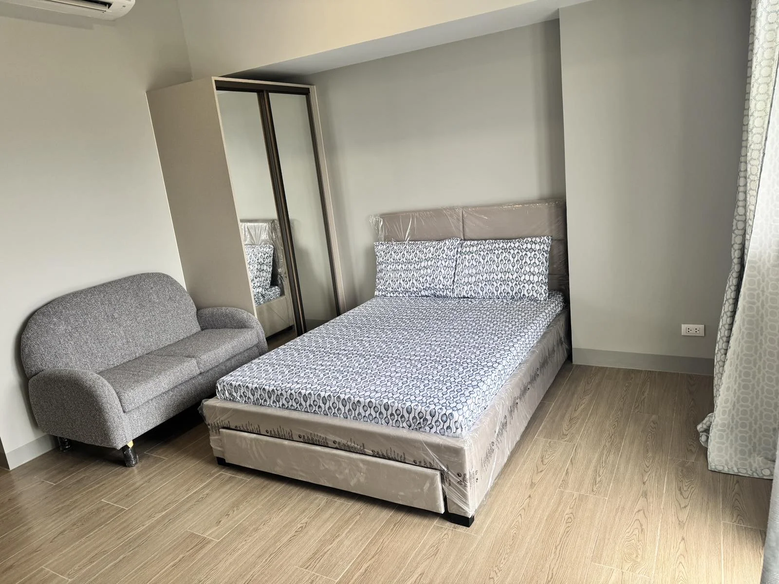 Condominium for Rent in Uptown Arts Residence