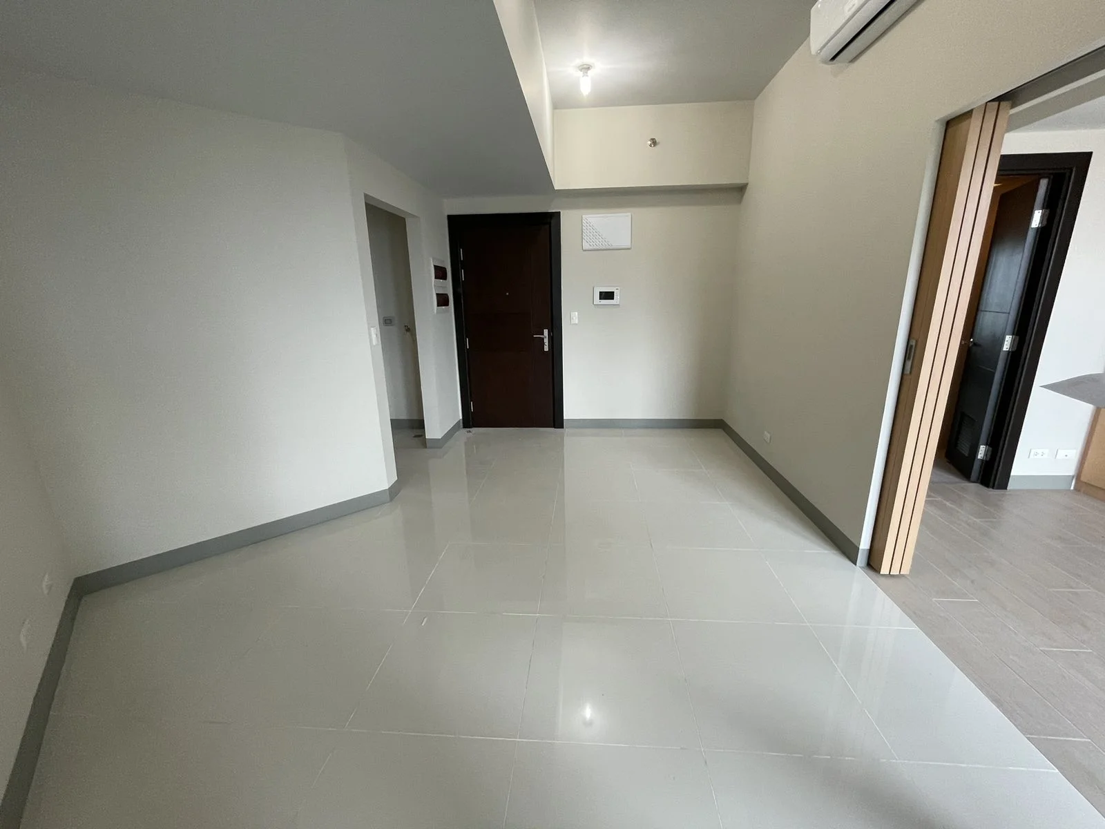 1 Bedroom Condominium for Sale in Uptown Parksuites