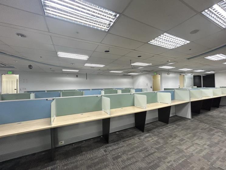 Whole Floor Office Space for Lease in a BPO- Ready Building in Fort Bonifacio Taguig City
