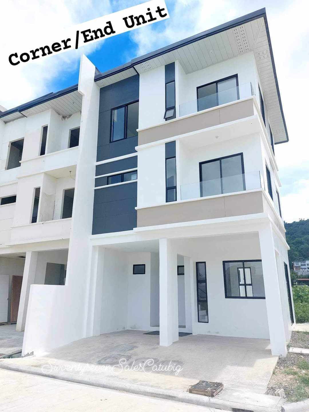 Ideal for Medical Professionals: 3-Storey 3BR Townhouse For Sale in Talamban Cebu City