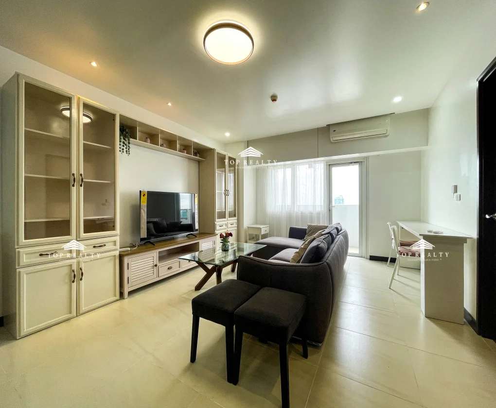Royalton - 2-Bedroom Condo For Sale in Pasig City