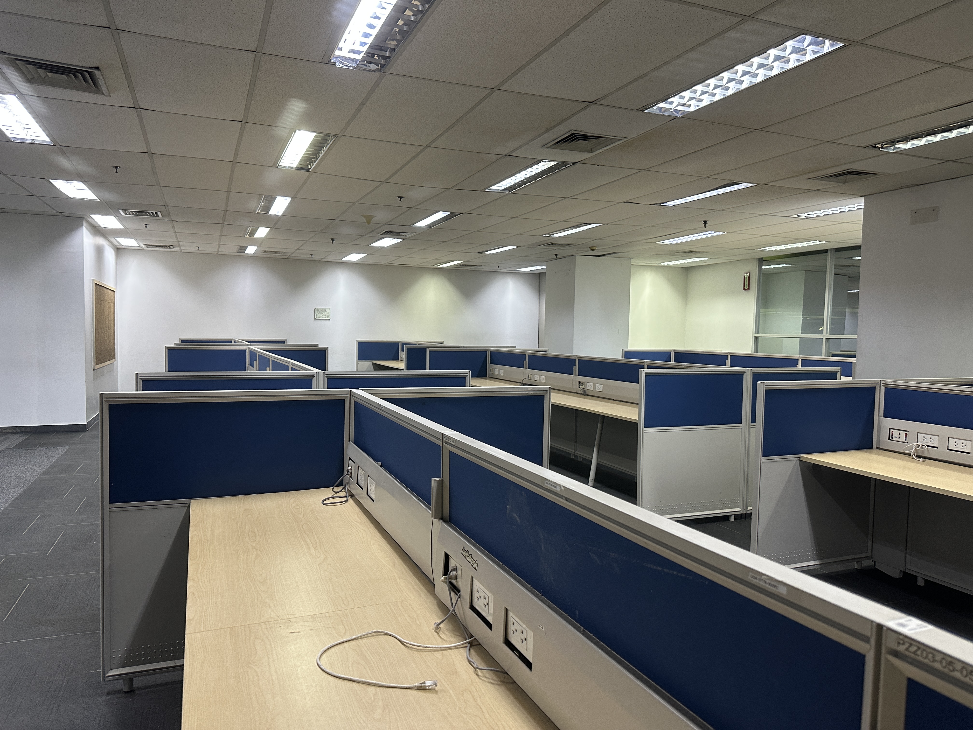 For Lease Move- In Ready Affordable Office Space with Fit-Outs for BPO Set-Up
