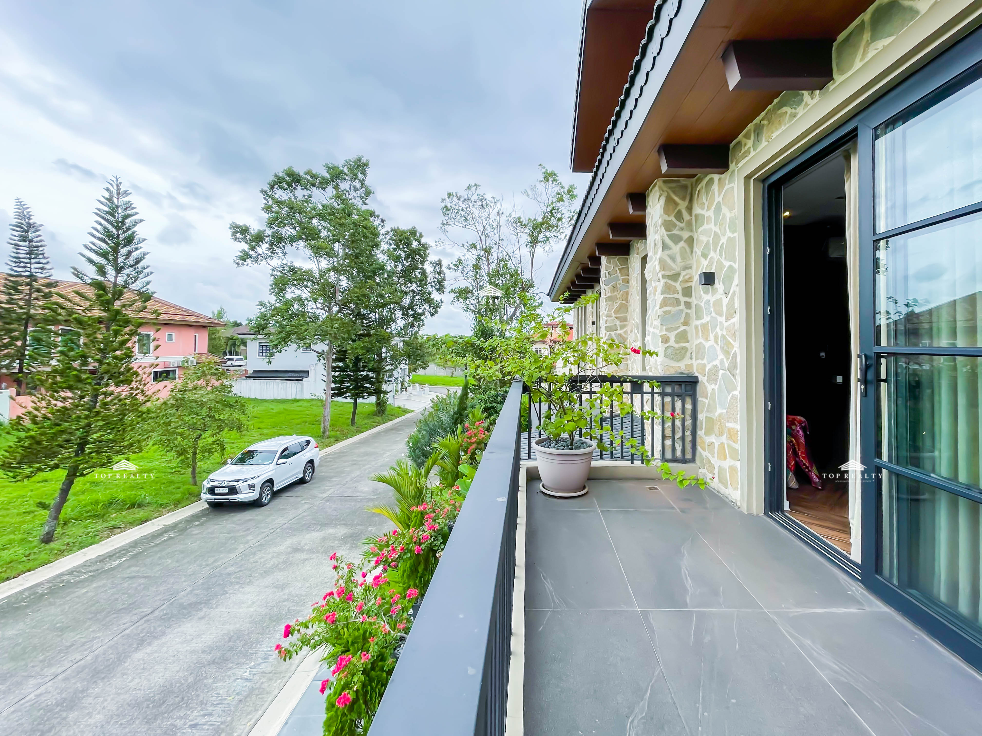 House and Lot for Sale in Portofino Heights, Las Piñas | 5BR