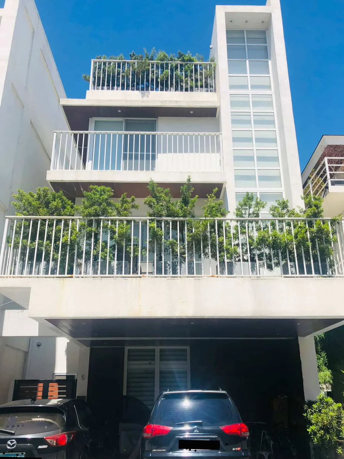 4 Bedroom House & Lot for Sale in Mahogany Place 3