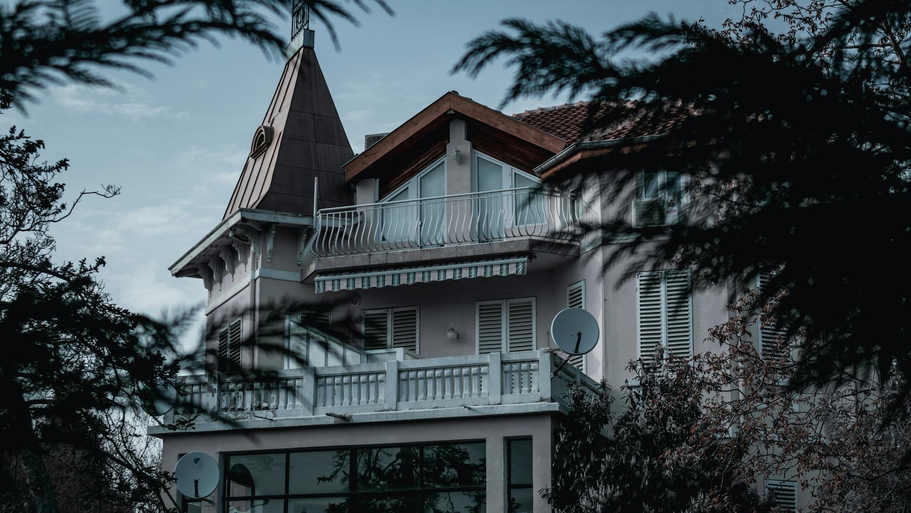 Forbes Park: Manila's Exclusive Enclave
