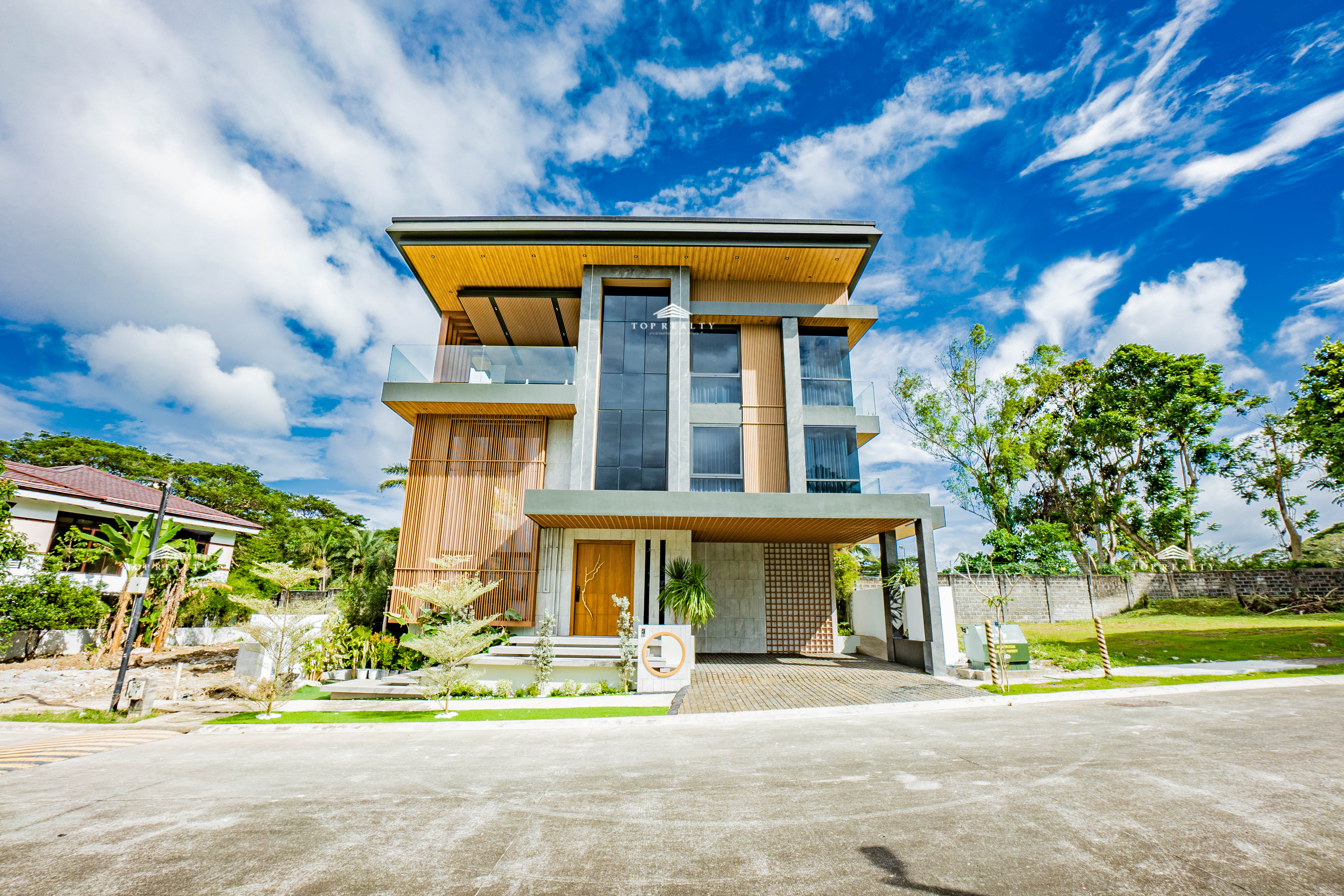 Brand New House and Lot for Sale in Tokyo Mansion at Cavite 6BR
