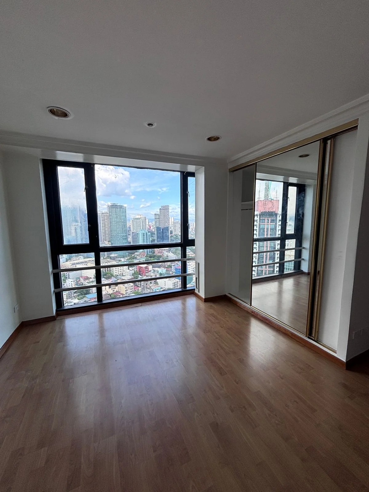 3 Bedroom Condominium for Sale in Makati Palace Hotel