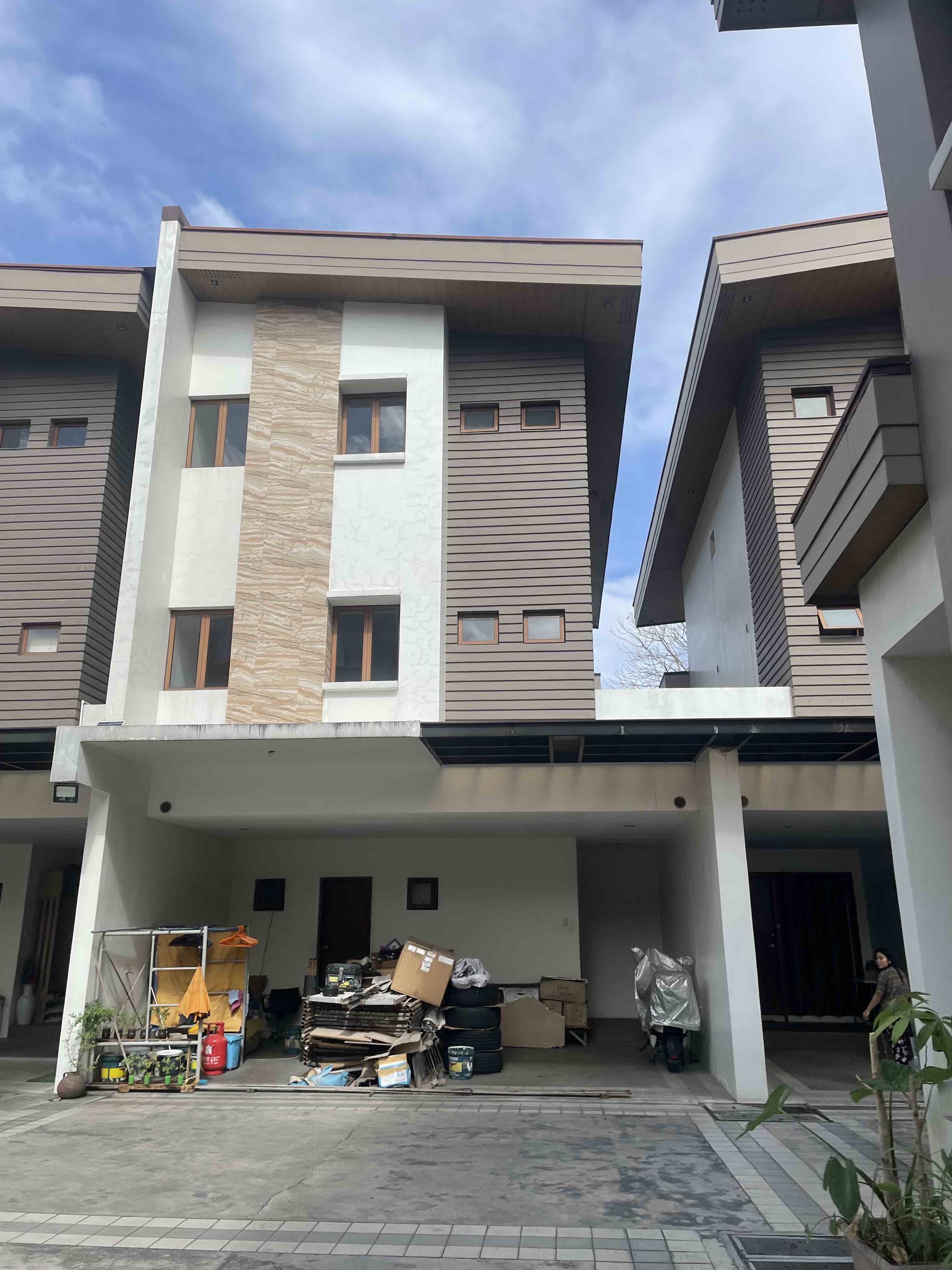 Townhouse for Sale in New Manila - Acacia St. Brand New
