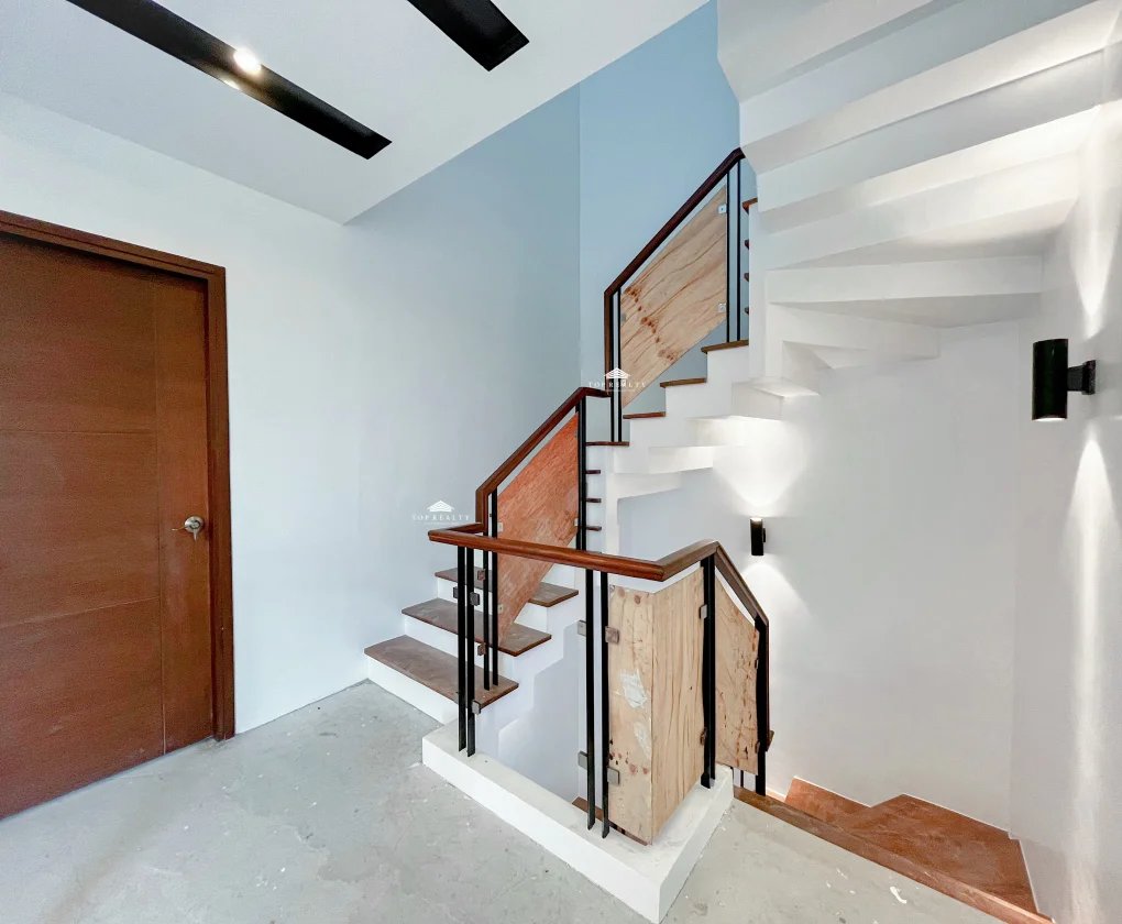 6 Bedroom House & Lot for Sale in Greenwoods Executive Village