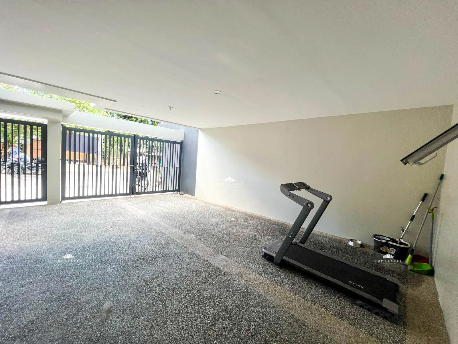 4 Bedroom Townhouse/Duplex/Compound for Sale in Don Antonio Heights