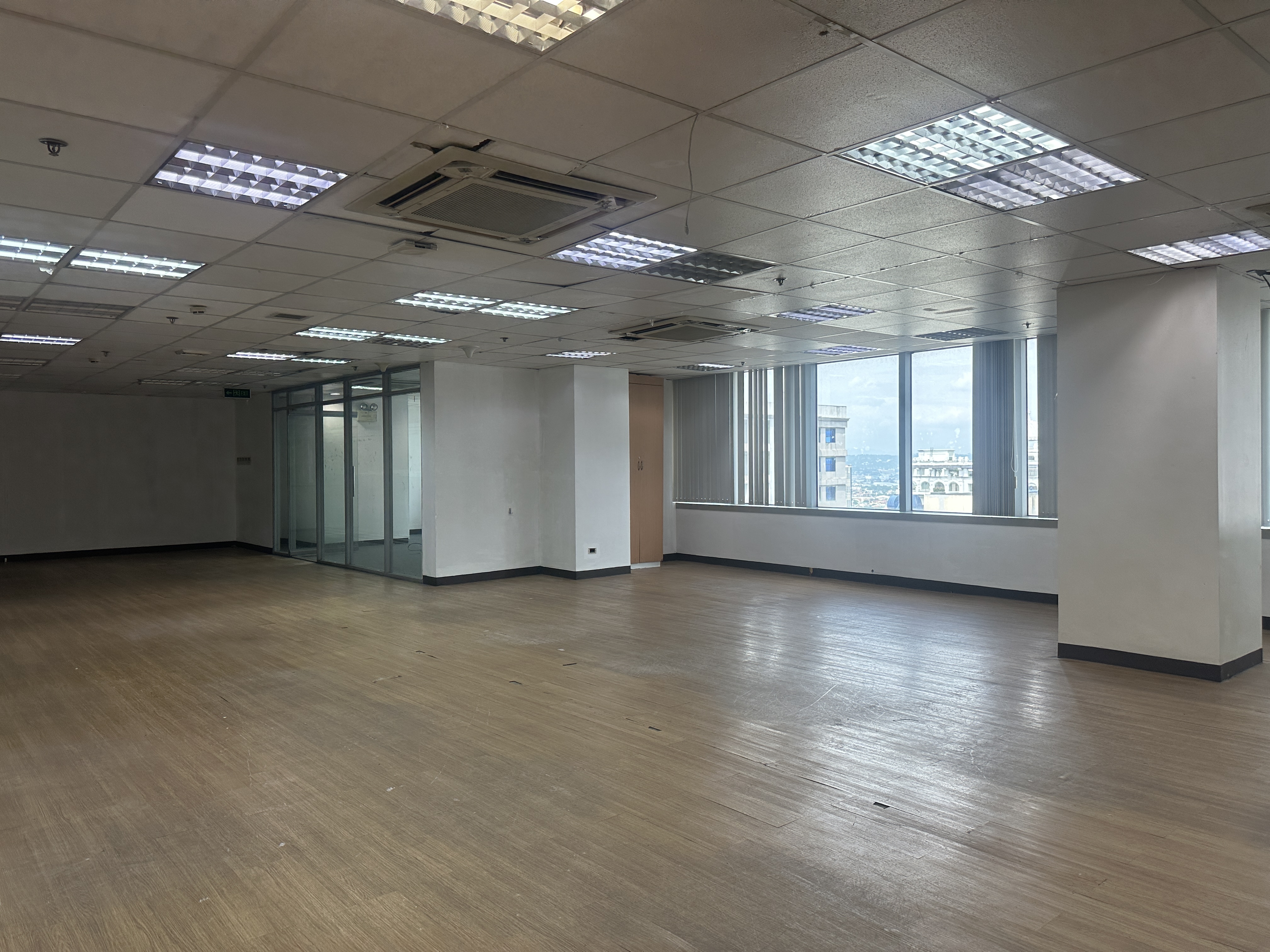 Office Space for Lease in Ortigas Center with 24/7 Capacity and Highly Accessible by Public Transportation