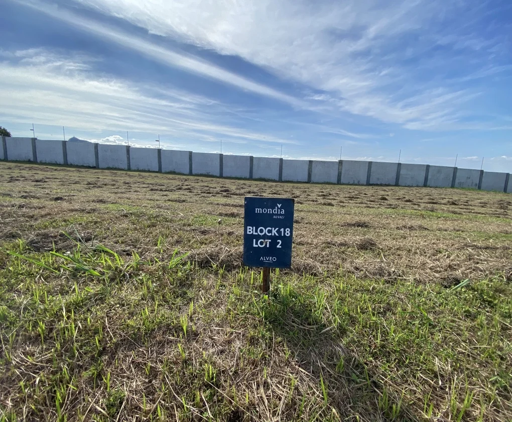 Lot for Sale in Mondia