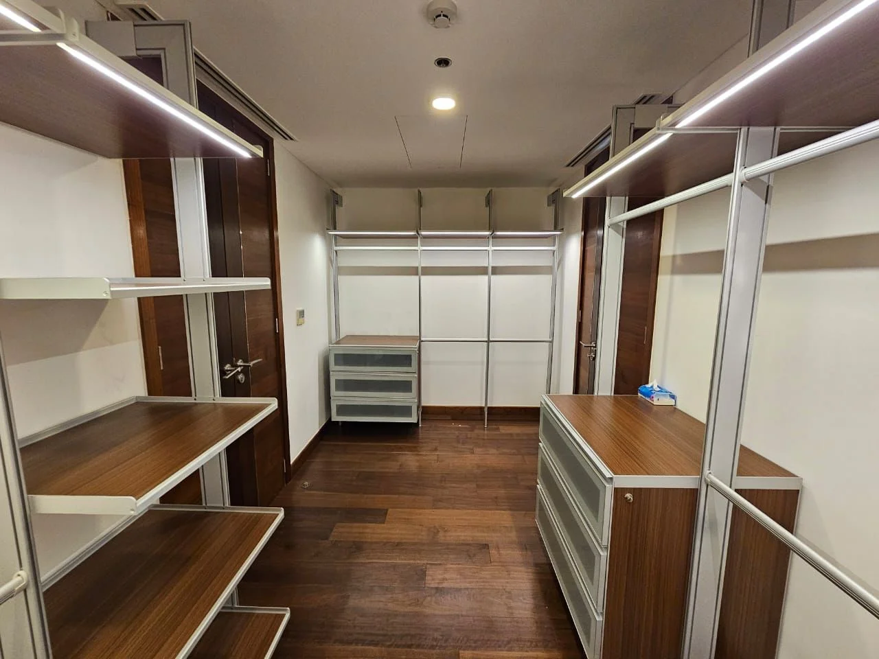 3 Bedroom Condominium for Sale in Two Roxas Triangle