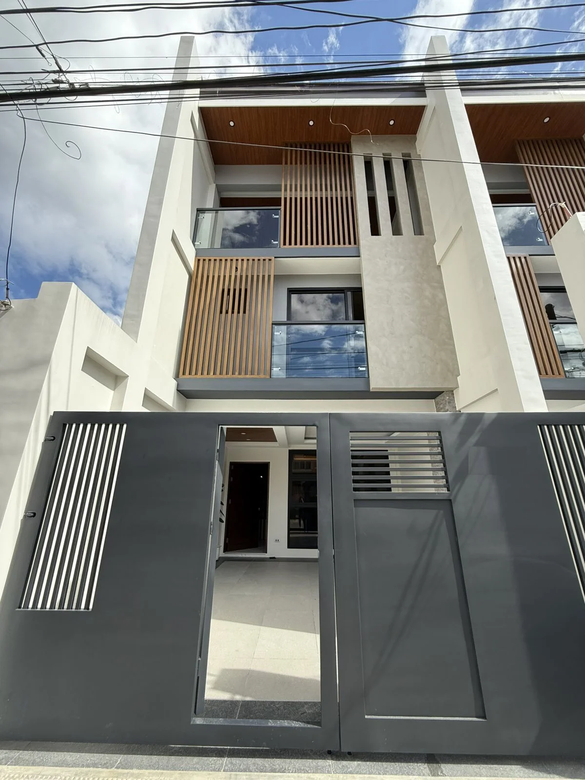 3 Bedroom Townhouse/Duplex/Compound for Sale in Northview 1, Batasan Hills