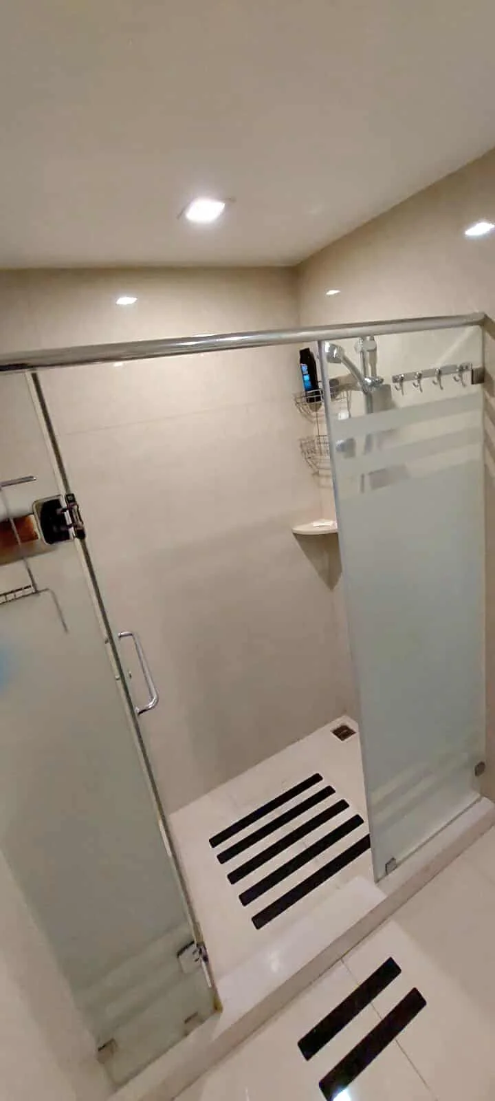 Condominium for Sale in One Shangri-la Place