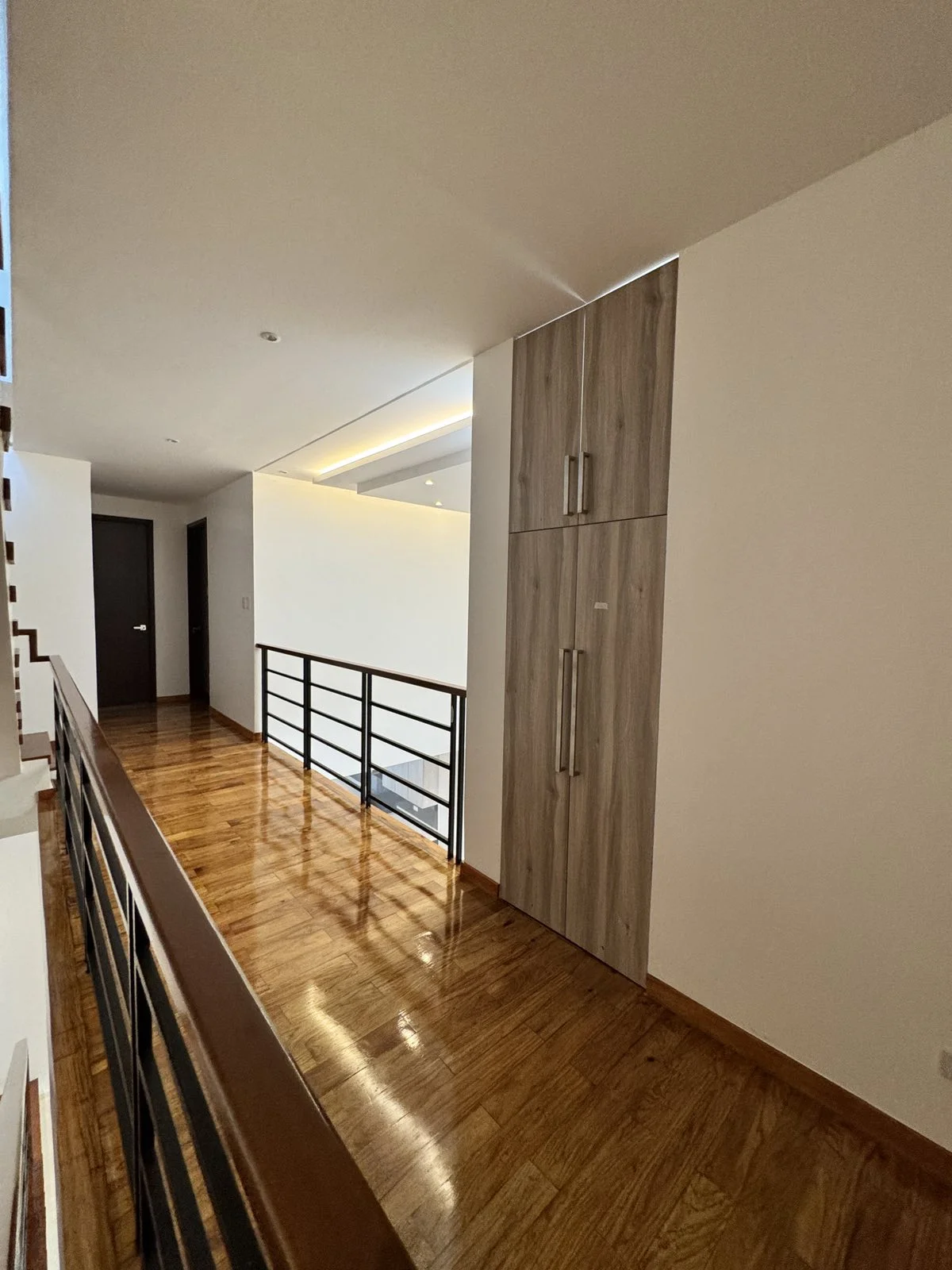 Pasig City - 5-Bedroom Townhouse For Sale in San Isidro, Pasig City