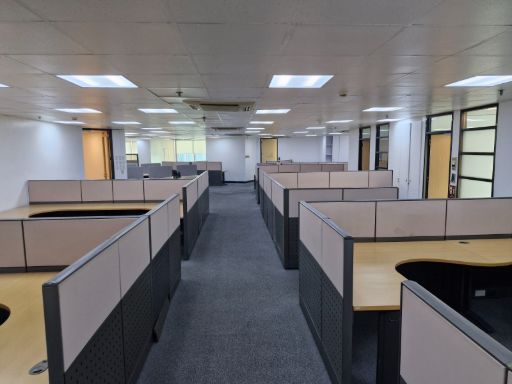 Very-Accessible Ready to Move-In Office Space for Lease in Ortigas Center with an Estimated 150 People Capacity