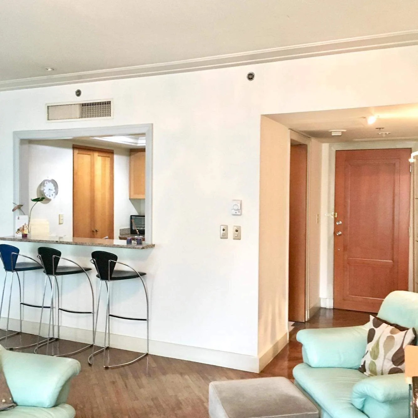 1 Bedroom Condominium for Sale in Amorsolo Square Residence
