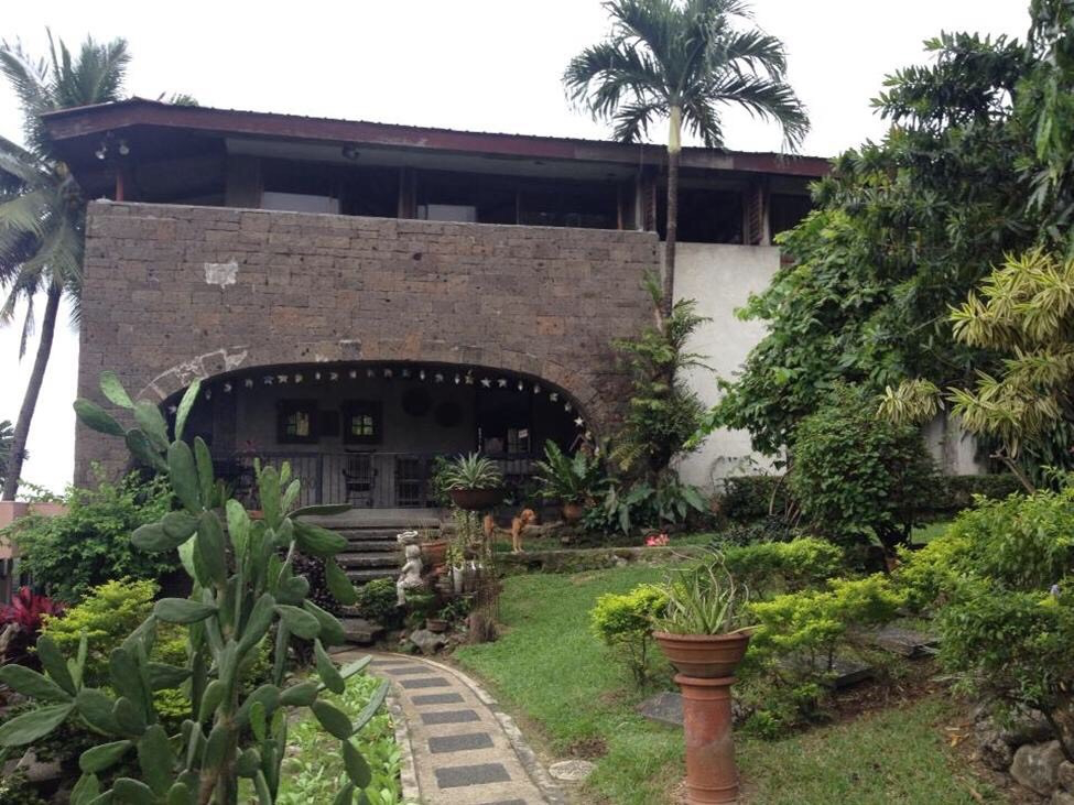 7 Bedroom HOUSE & LOT for Sale in Valle Verde 1